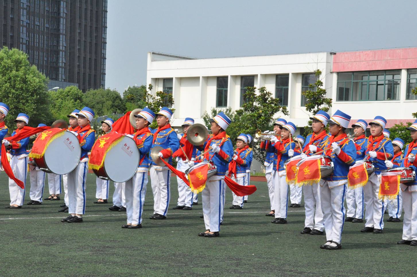 5.鼓号队获苏州市鼓号队大赛银奖.jpg